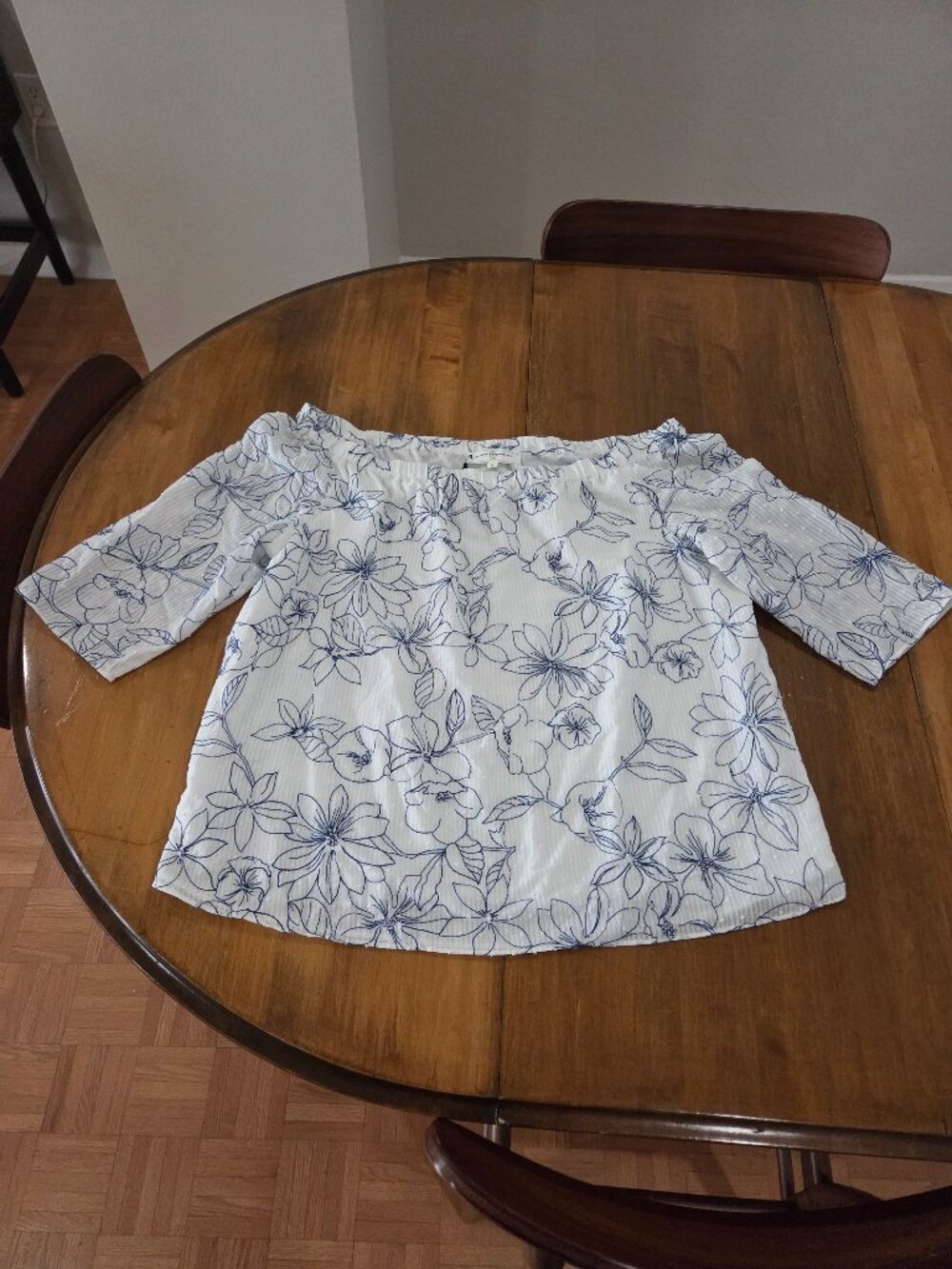 New Un Jour Ailleurs Paris White with Blue Accent Flowers Off the Shoulder Top